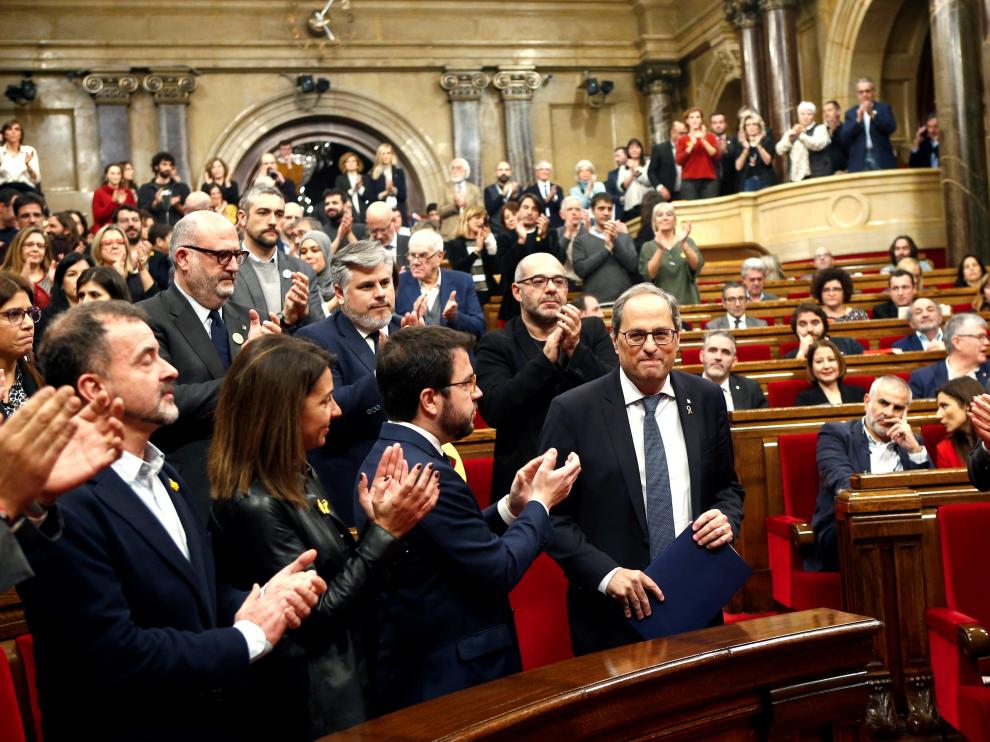 Aplausos para Torra desde los grupos soberanistas en el Parlament