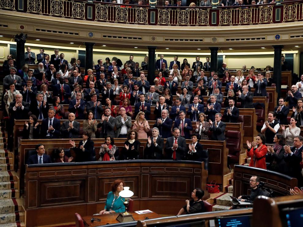 Los diputados socialistas votarán como movidos por un mismo resorte.