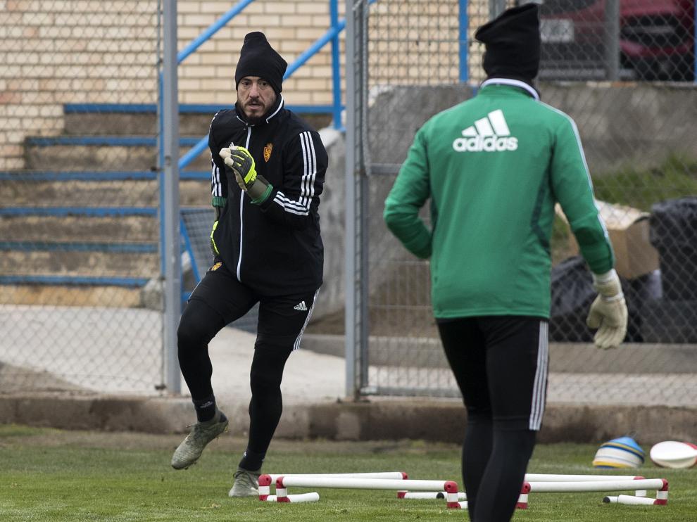 Cristian Álvarez, en el entrenamiento de este lunes en la Ciudad Deportiva.
