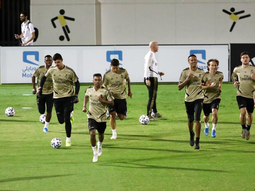 Entrenamiento del Real Madrid en el estadio Jeddah, en Arabia Saudí