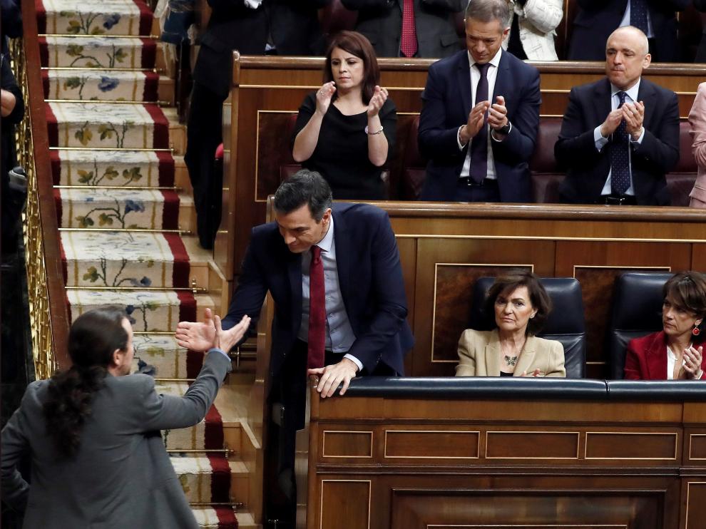 Imágenes del tercer pleno de investidura de Pedro Sánchez, que se somete a una segunda votación este martes para alcanzar la presidencia del Gobierno de España.