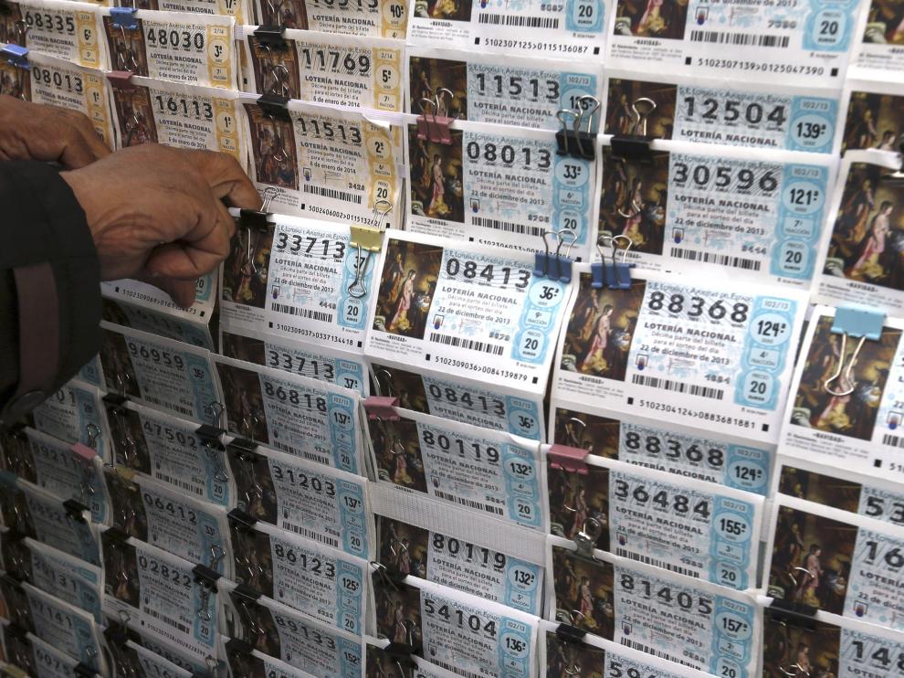 Imagen de archivo de una administración de lotería con décimos a la venta.