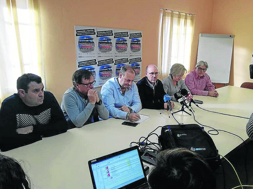 Rueda de prensa de los representantes de los trabajadores ayer en la sede de CC. OO. en Andorra.