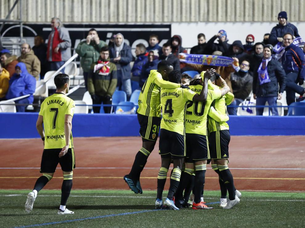 Los jugadores del Real Zaragoza celebran el único gol durante el partido de la primera eliminatoria ante el Socuéllamos.