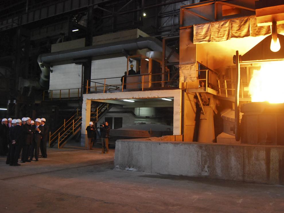 La planta del grupo Villar Mir es una empresa motor de la industria del Cinca Medio.