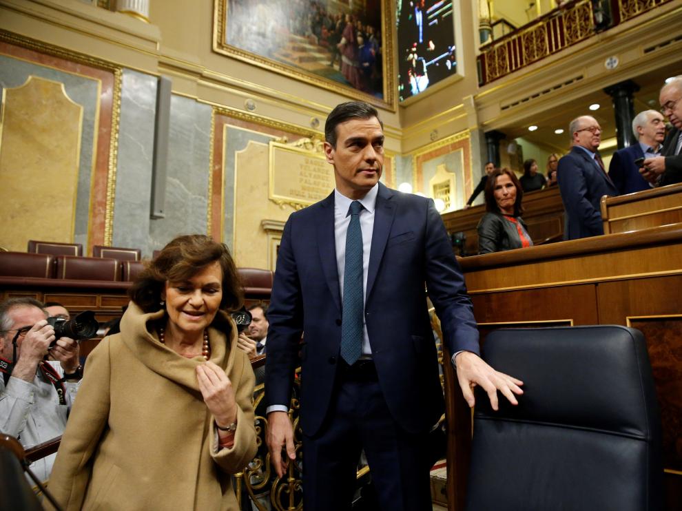 Sánchez y Calvo dejan sus escaños tras la segunda jornada del debate de investidura.