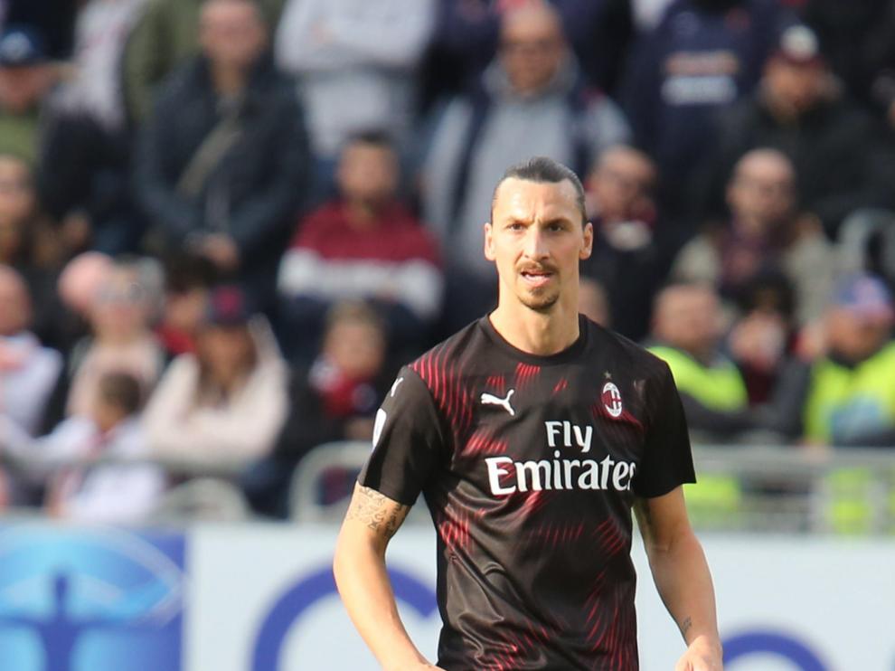 Cagliari (Italy), 11/01/2020.- Milan's Zlatan Ibrahimovic in action during the Italian Serie A soccer match between Cagliari Calcio and AC Milan at Sardegna Arena stadium in Cagliari, Italy,11 January 2020. (Italia) EFE/EPA/FABIO MURRU Cagliari vs AC Milan