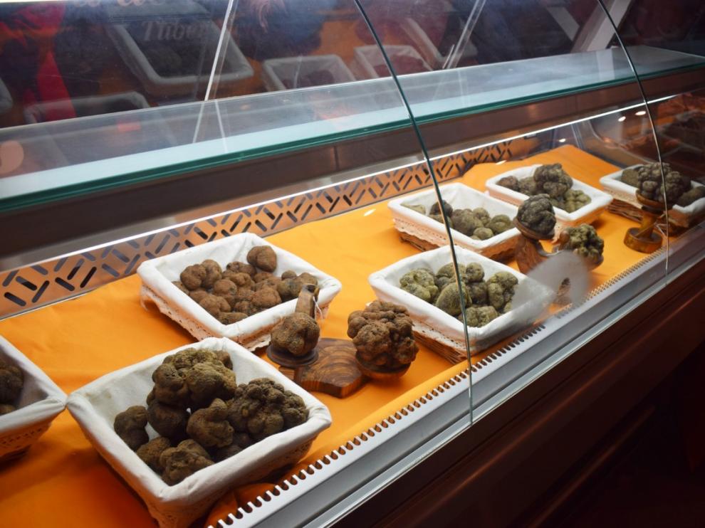 Trufas expuestas en la anterior sesión del mercado.