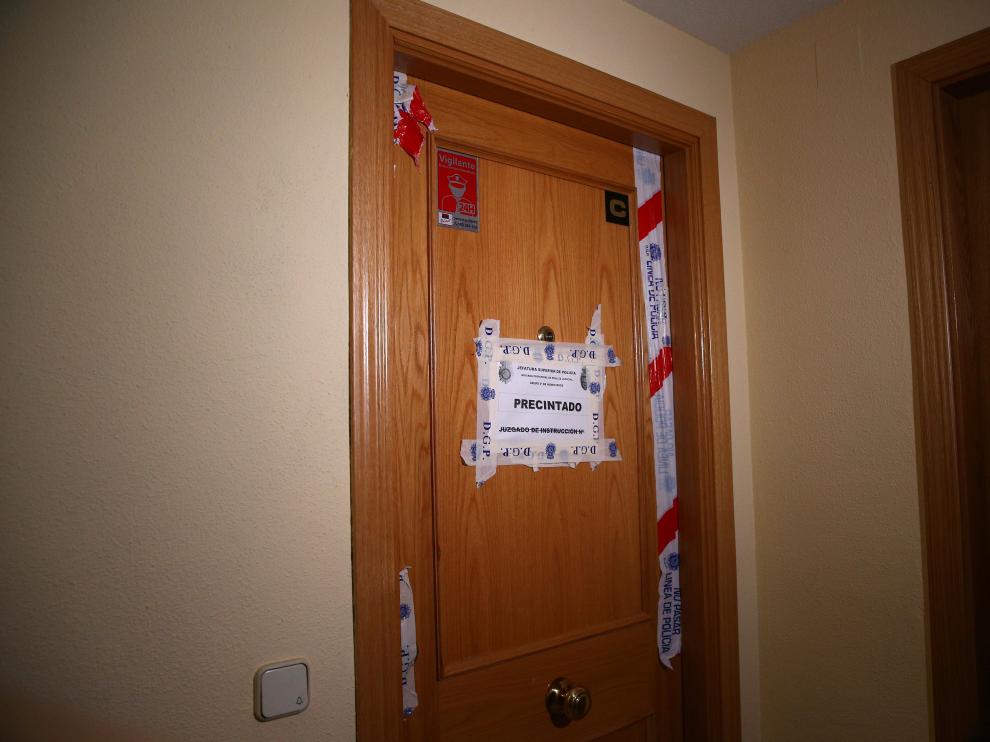 Vista de la entrada principal de la vivienda donde han ocurrido los hechos