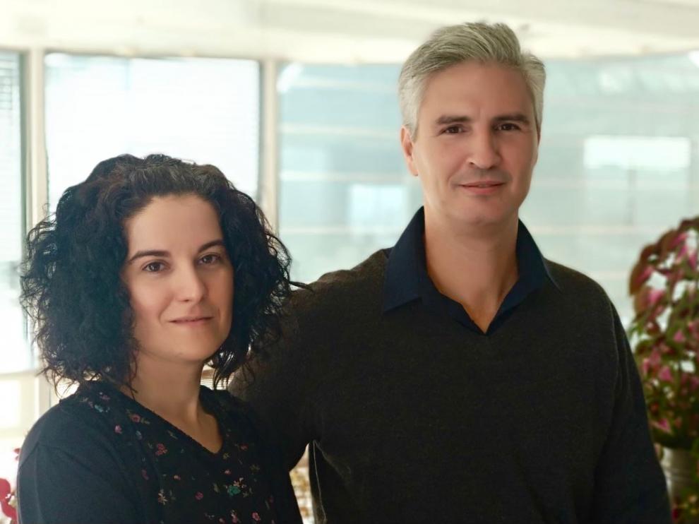 Raluca Fratila, investigadora Ramón y Cajal de la Unizar y Nicolás Cassinelli, director de i+D de NanoScale Biomagnetics.