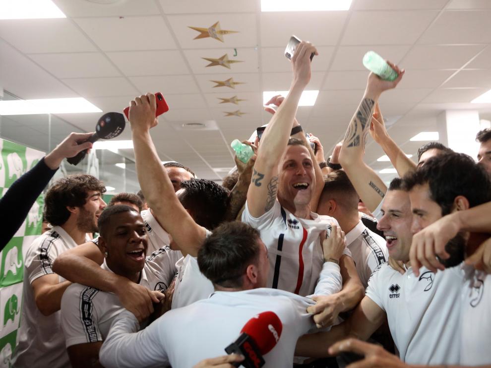Los jugadores del Unionistas de Salamanca celebran su emparejamiento en los dieciseisavos de final de la Copa del Rey con el Real Madrid.