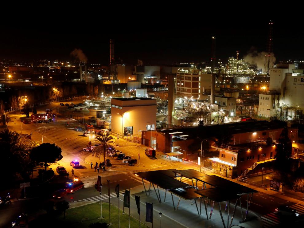 Una fuerte explosión originó este martes por la tarde un incendio en una planta petroquímica de Tarragona.