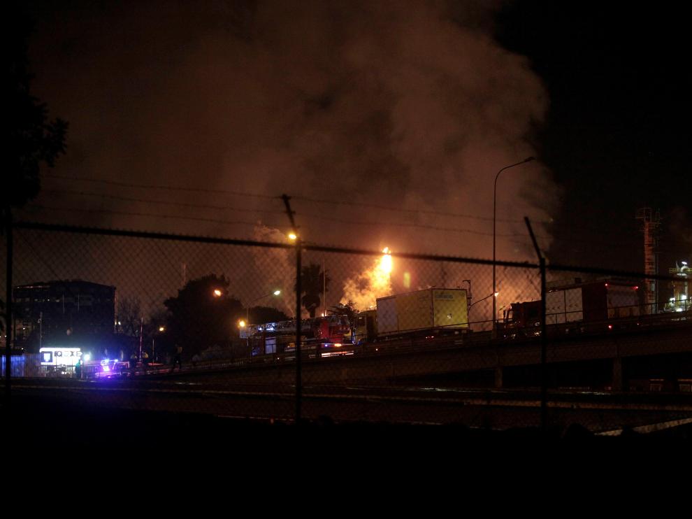 Una fuerte explosión originó este martes por la tarde un incendio en una planta petroquímica de Tarragona.