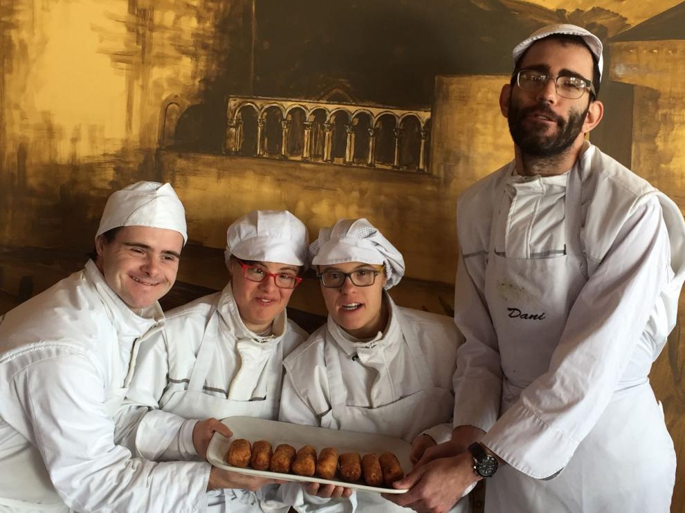 Las croquetas inclusivas de Down Huesca y Carmelo Bosque