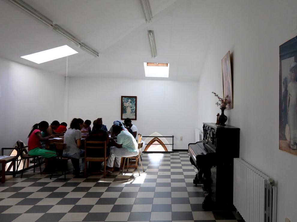 El grupo de refugiados, en el centro de acogida.