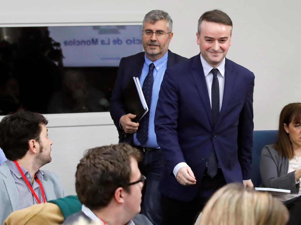 Iván Redondo (a la derecha), en la rueda de prensa tras el Consejo de Ministros