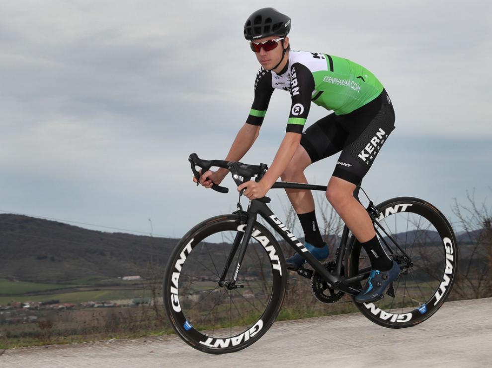 Jaime Castrillo, con sus nuevos colores del equipo Kern-Pharma