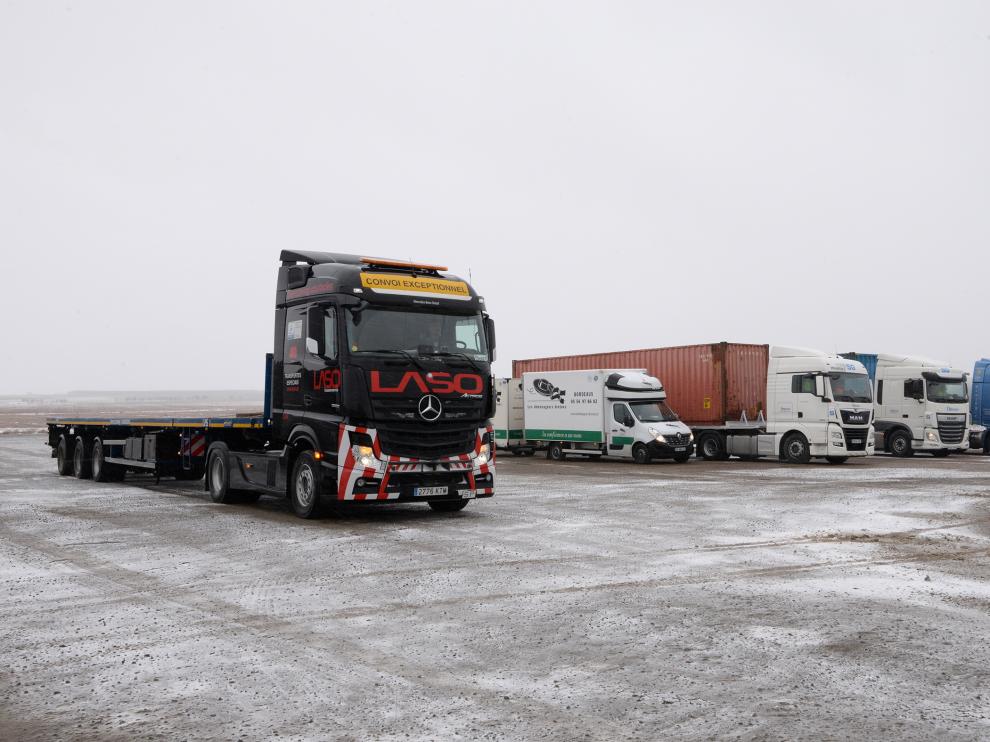 Camiones estacionados en el área de servicio de Villafranca del Campo (Teruel)