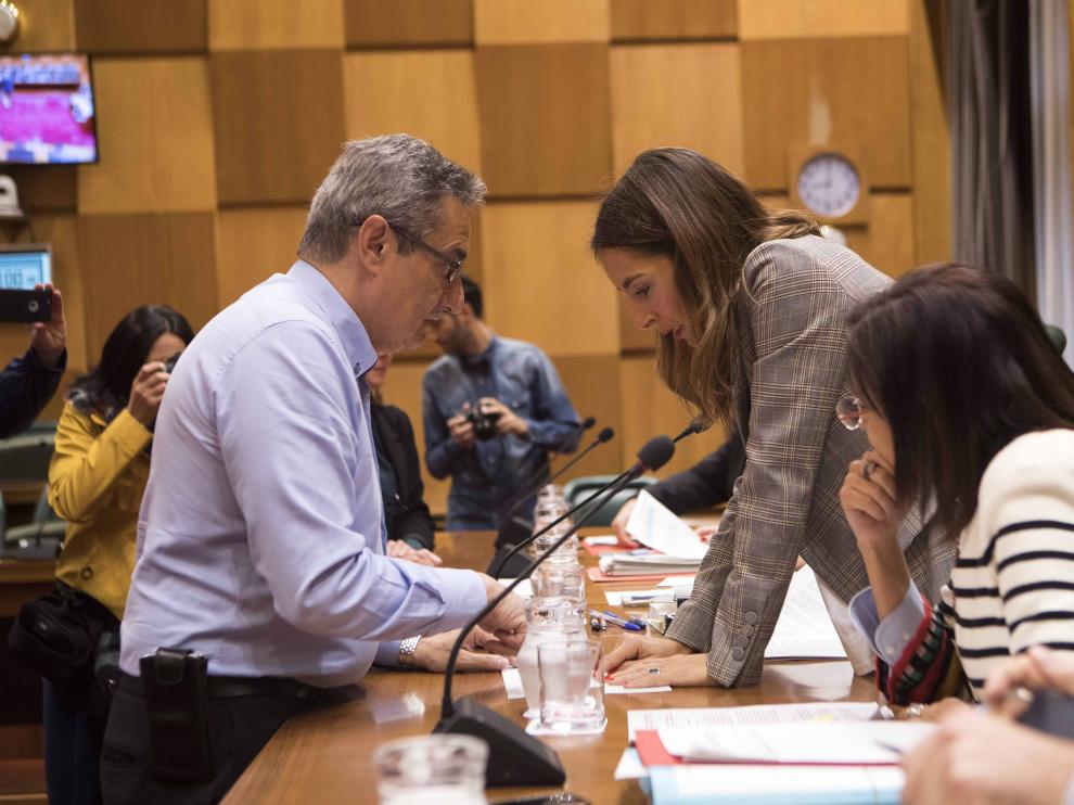 Julio Calvo y María Navarro, en la comisión de Hacienda del pasado mes de octubre.