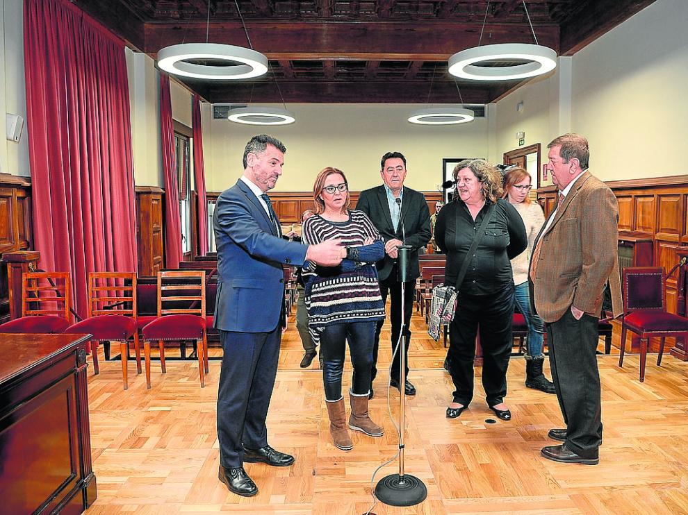 Manuel Bellido, Mayte Pérez, Ángeles Júlvez y Fermín Hernández, en la sala donde se juzgará a Feher