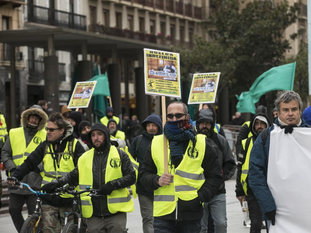 Protesta de los trabajadores de FCC por las calles de Zaragoza