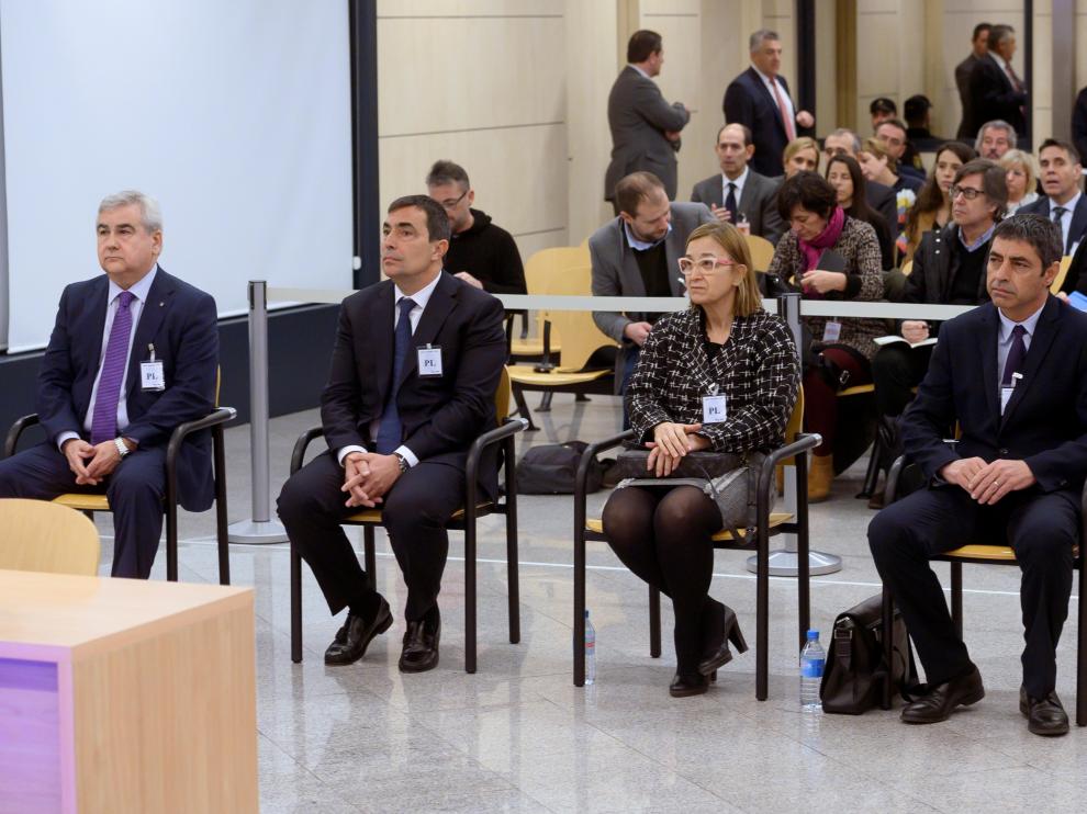 Trapero, a la derecha, durante el juicio