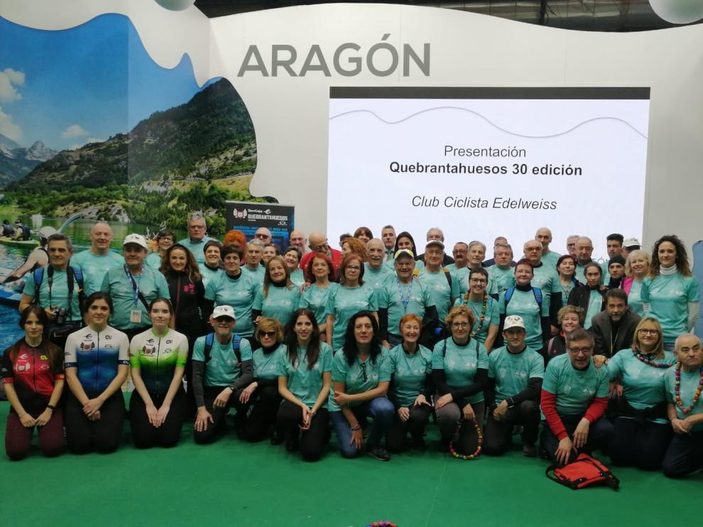 Medio centenar de voluntarios han viajado a Madrid para arropar la puesta de largo de la Quebrantahuesos en Fitur
