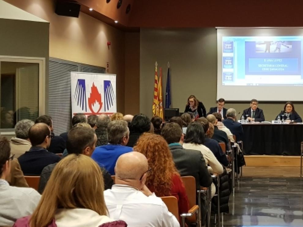 El vicepresidente del Gobierno de Aragón, Arturo Aliaga, en la inauguración de la Jornada Empresarial en Materia de Seguridad de Incendios.