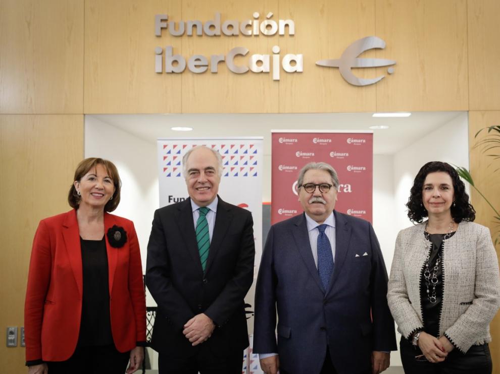 Firma de convenio y presentación del Programa Forma-T, entre Fundación Ibercaja y Cámara de Comercio de Zaragoza.