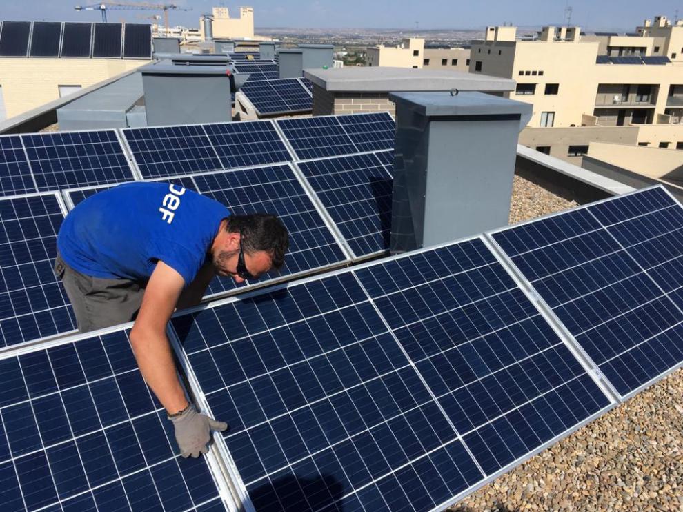 Lanzan la primera compra colectiva de placas solares para