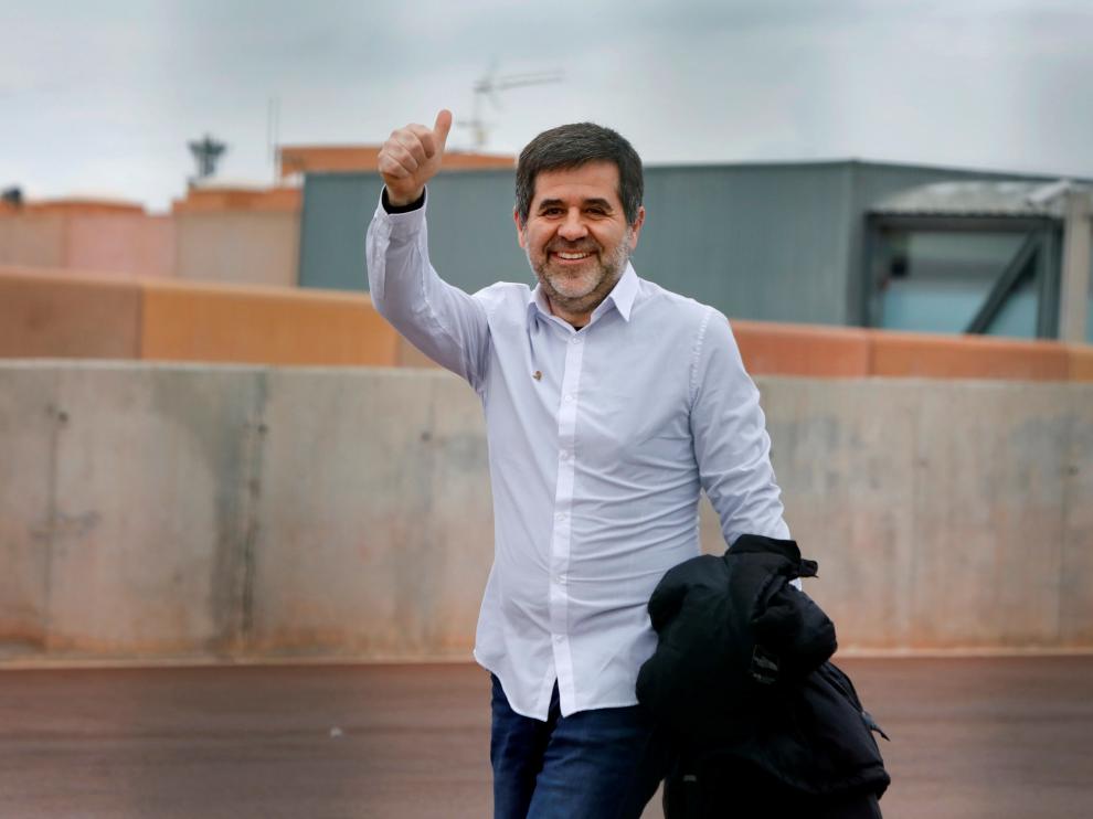 El expresidente de la ANC Jordi Sànchez, a su salida este sábado de la cárcel de Lledoners para disfrutar de su primer permiso de 48 horas