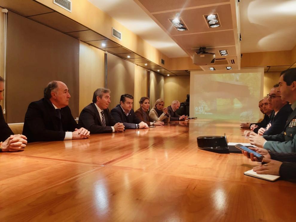 Reunión para coordinar la búsqueda del 'Rua Mar'.