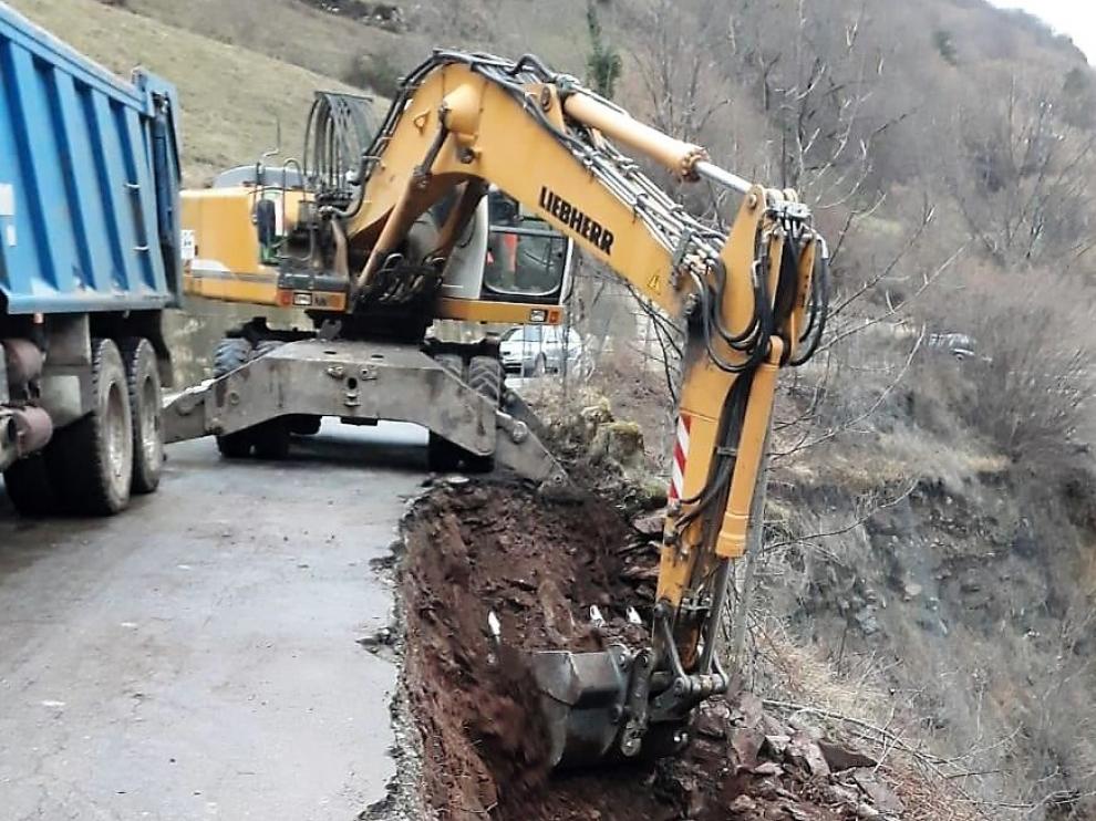 Obras en la carretera de Bielsa a Pineta.