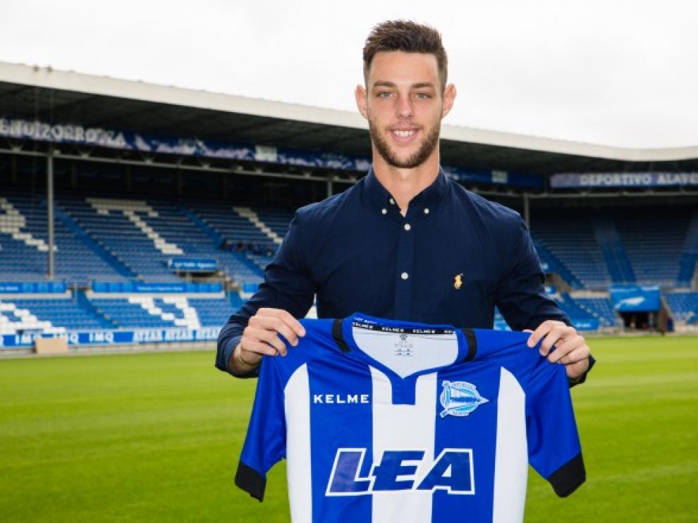 Burgui, en su presentación con el Alavés,