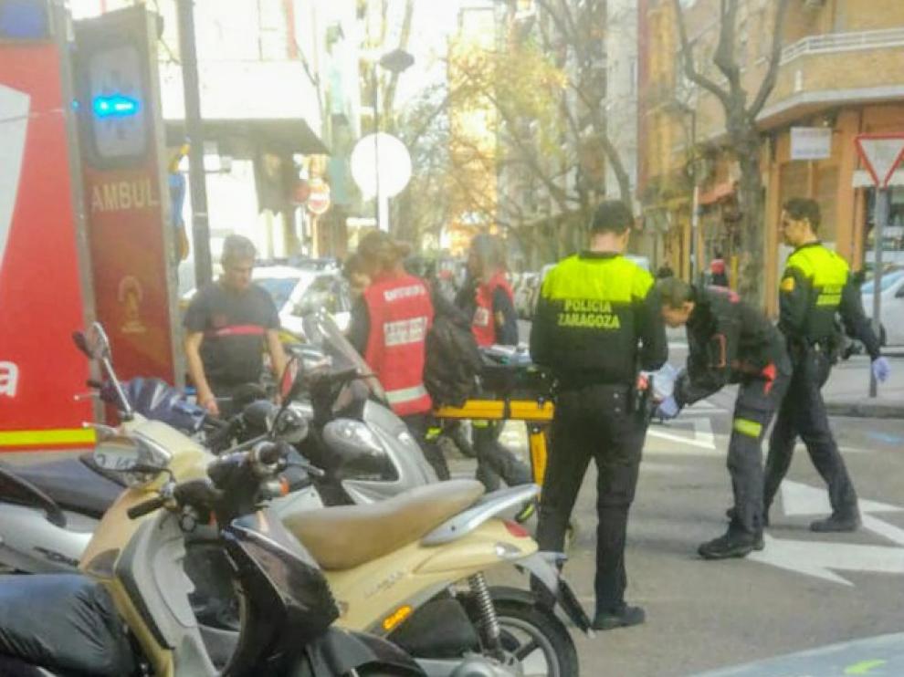 Las víctimas fueron asistidas en la ambulancia de bomberos antes de ser trasladadas a la clínica de la MAZ.
