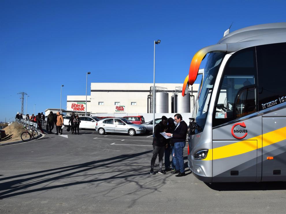 El autobús realiza cuatro trayectos durante la jornada según los turnos de trabajo