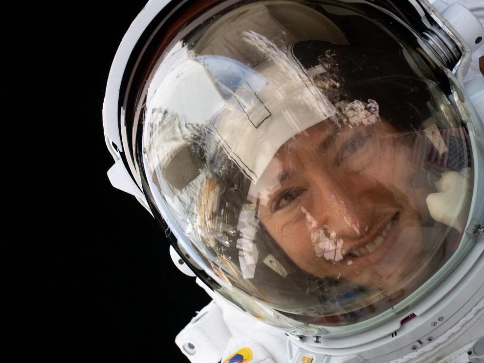 Space (-), 15/01/2020.- A handout photo made available by the National Aeronautics and Space Administration (NASA) shows US astronaut Christina Koch during a spacewalk on 15 January 2020. NASA astronaut Christina Koch is set to return to Earth on 06 February 2020 after 328 days living and working aboard the International Space Station (ISS). Her mission is the longest single spaceflight by any woman, which is helping scientists gather data for future missions to the Moon and Mars. EFE/EPA/NASA HANDOUT HANDOUT EDITORIAL USE ONLY/NO SALES Astronaut Christina Koch's record-setting mission