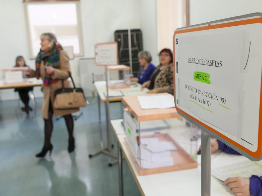 Jornada electoral en el barrio de Casetas, durante las elecciones de 2016.
