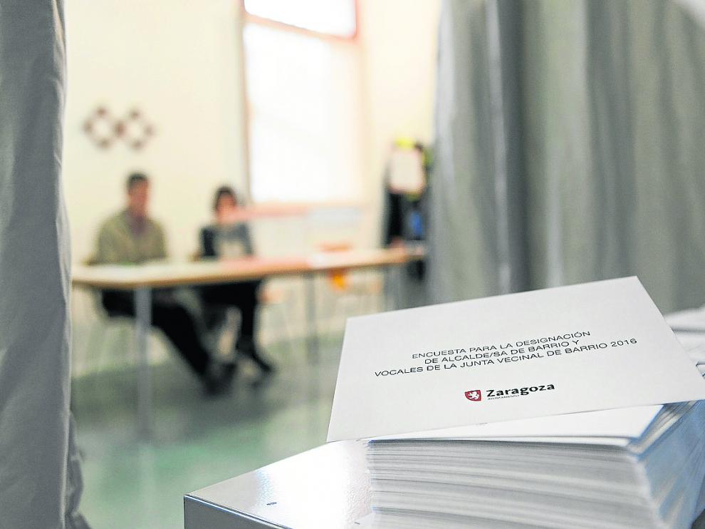 Las últimas elecciones se celebraron en 2016. En la imagen, un colegio electoral en Casetas.
