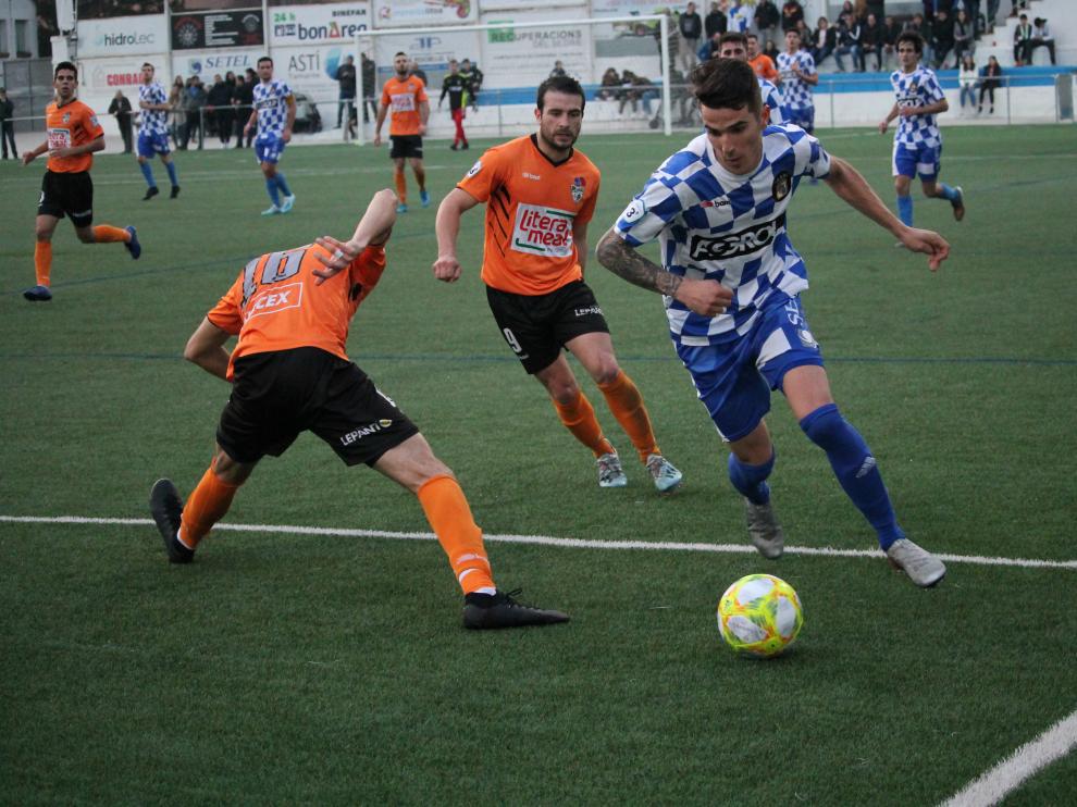 Fútbol Tercera División: Tamarite-Binéfar.