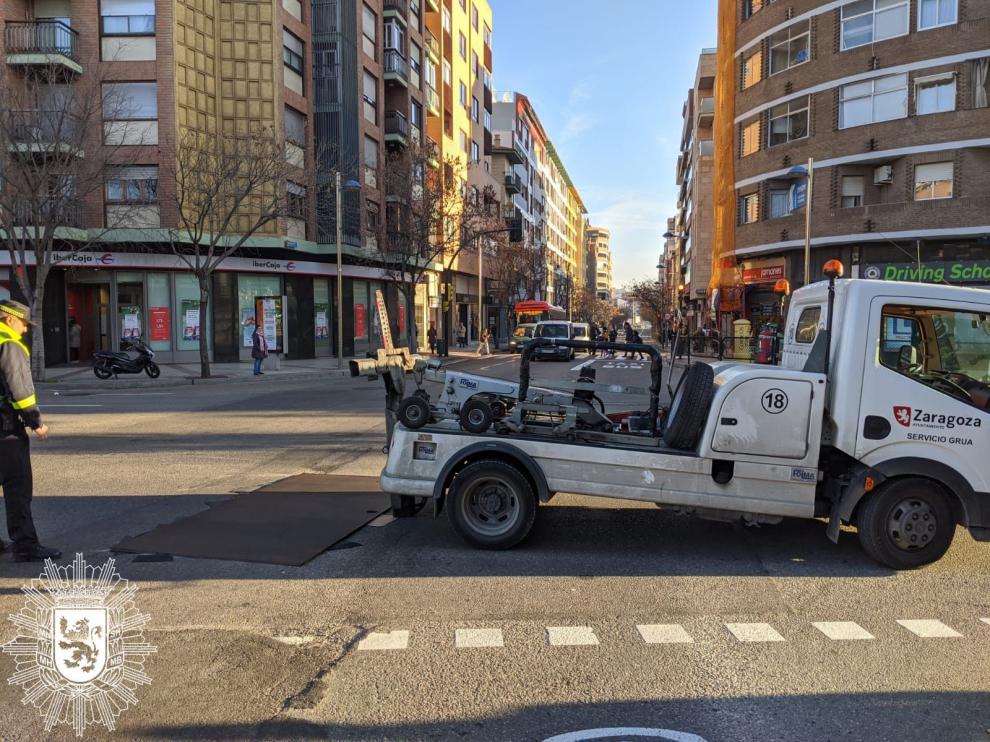 Fotografía de la Policía Local del lugar donde se está trabajando en el socavón