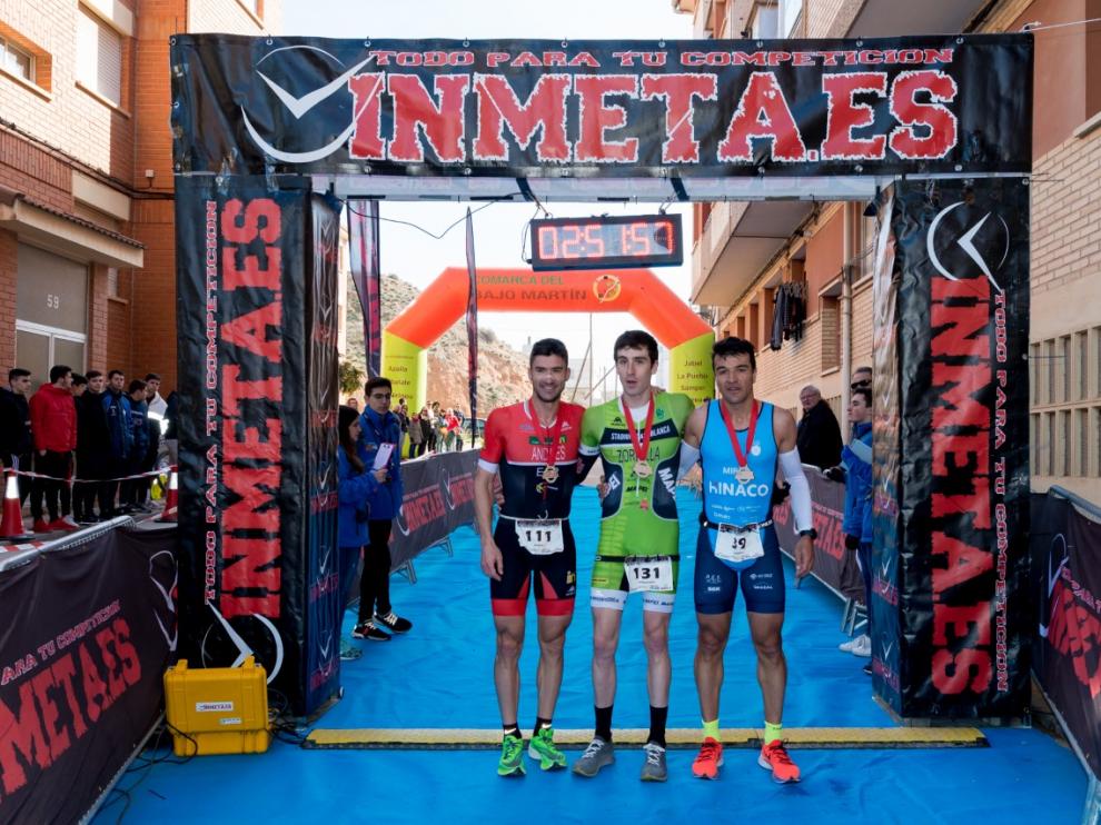 Podio masculino del Duatlón Cros de Larga Distancia de Híjar