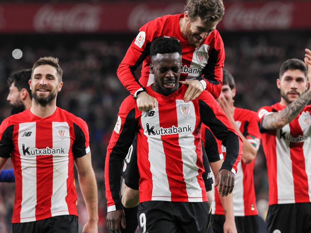 El Athletic celebra la victoria contra el Barcelona que les dio el pase a semifinales.