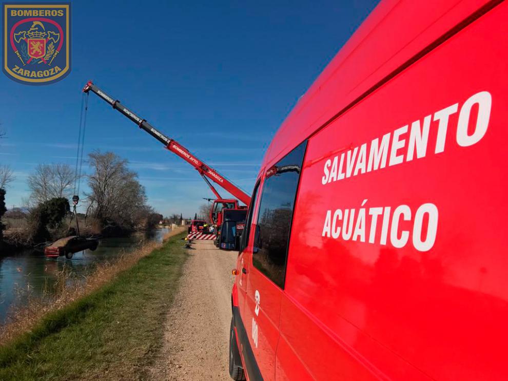 Momento en el que el vehículo es retirado del Canal Imperia