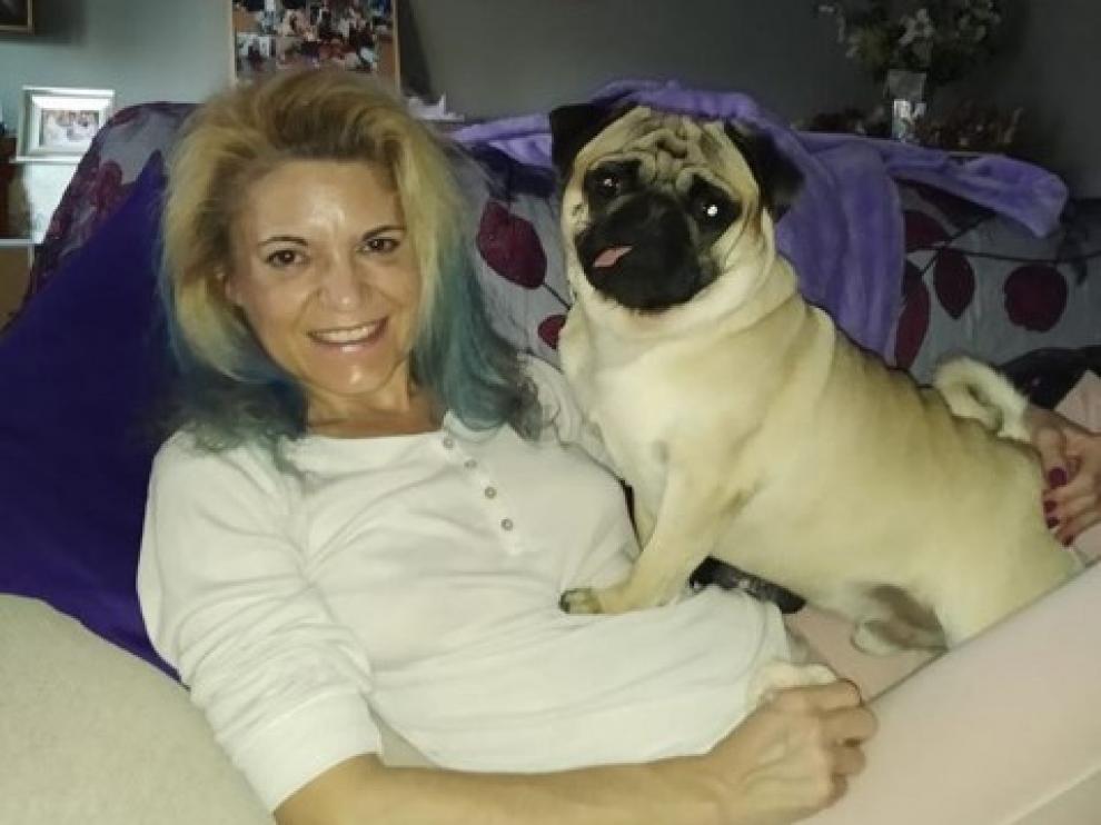 Cristina Elena de Borbón junto a uno de sus perros en una foto difundida por ella