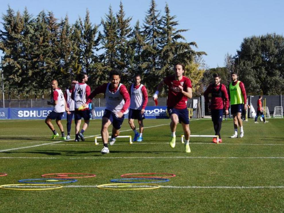 Entrenamiento de la SD Huesca previo a la cita con el Almería.