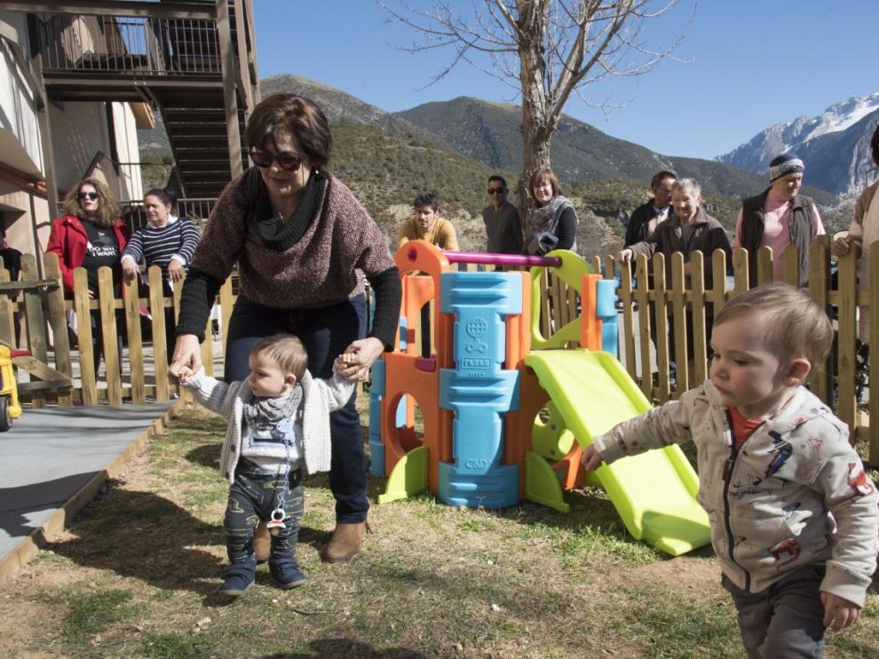 Inauguración oficial de la escuela infantil de Campo.