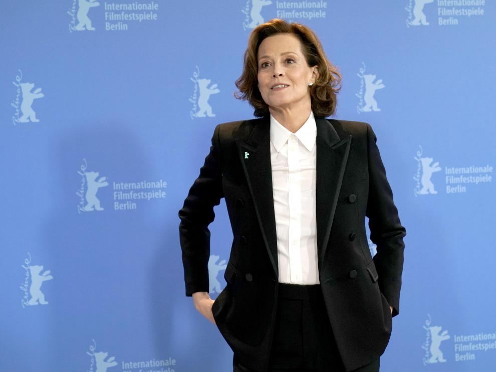 Berlin (Germany), 20/02/2020.- US actress Sigourney Weaver poses during the 'My Salinger Year' photocall during the 70th annual Berlin International Film Festival (Berlinale), in Berlin, Germany, 20 February 2020. The movie is presented in the Berlinale Special section at the Berlinale that runs from 20 February to 01 March 2020. (Cine, Alemania) EFE/EPA/RONALD WITTEK My Salinger Year - Photocall - 70th Berlin Film Festival