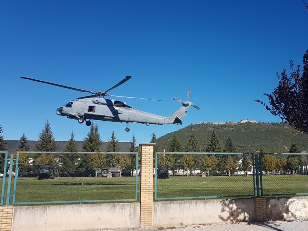 Un helicóptero aterriza en el helipuerto de la Escuela Militar de Montaña cuya actividad se suspendió en octubre de 2018