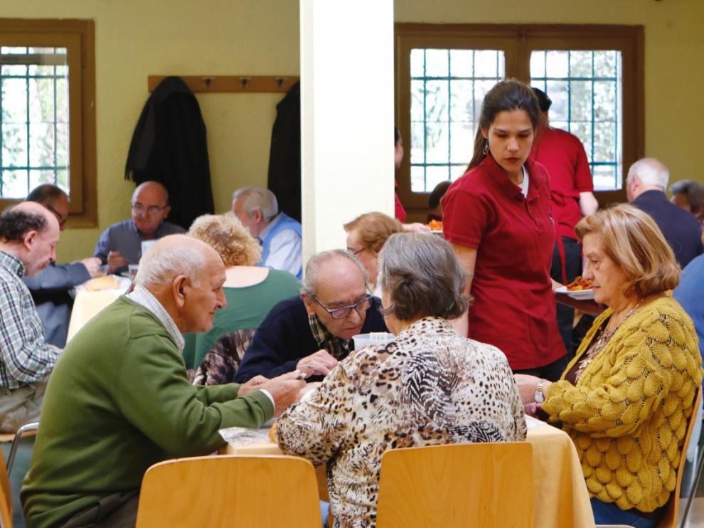 El centro de mayores Laín Entralgo ofrece comidas a mayores los fines de semana.